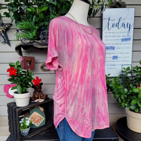 GREEN TEA ♡ NWT Gorgeous Pink Cuffed Short Sleeve Rounded Hem Tie Dye Tunic S - Picture 8 of 15